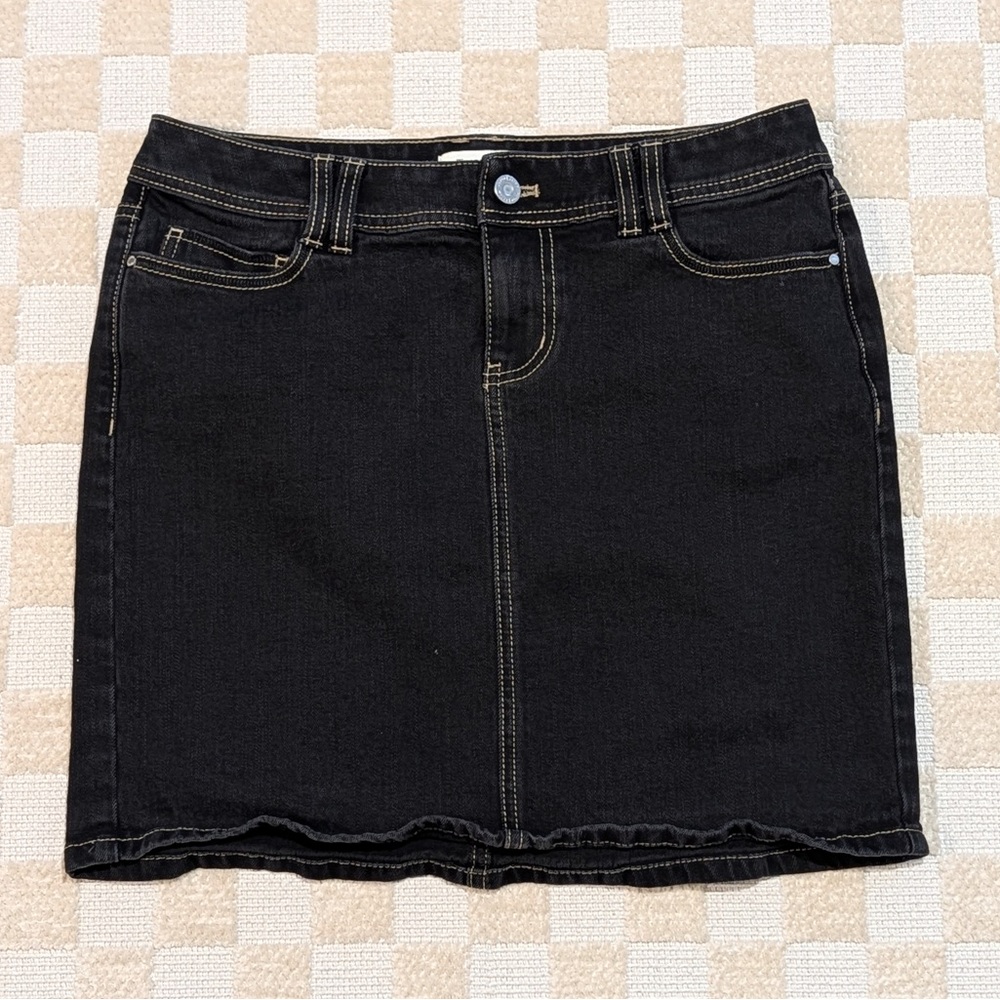 White House Black Market Black Denim Skirt With White Stitching Size 2